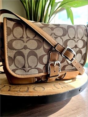 Vintage Coach Hadley Signature Field Crossbody